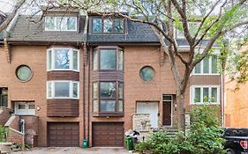 Beautiful Property In Downtown Core Close To Subway Station!