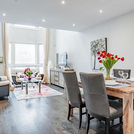 Beautiful Property In Downtown Core Close To Subway Station! Toronto Exterior photo