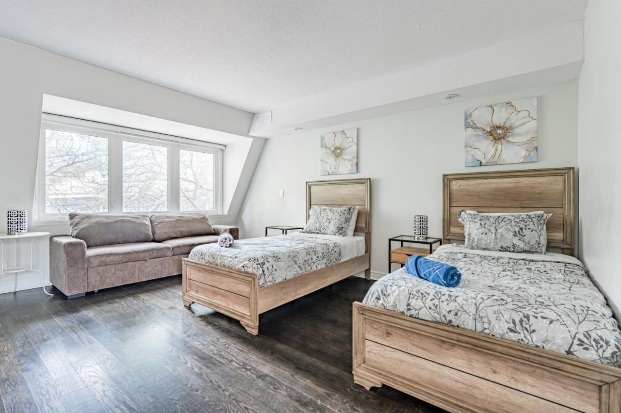 Beautiful Property In Downtown Core Close To Subway Station! Toronto Exterior photo