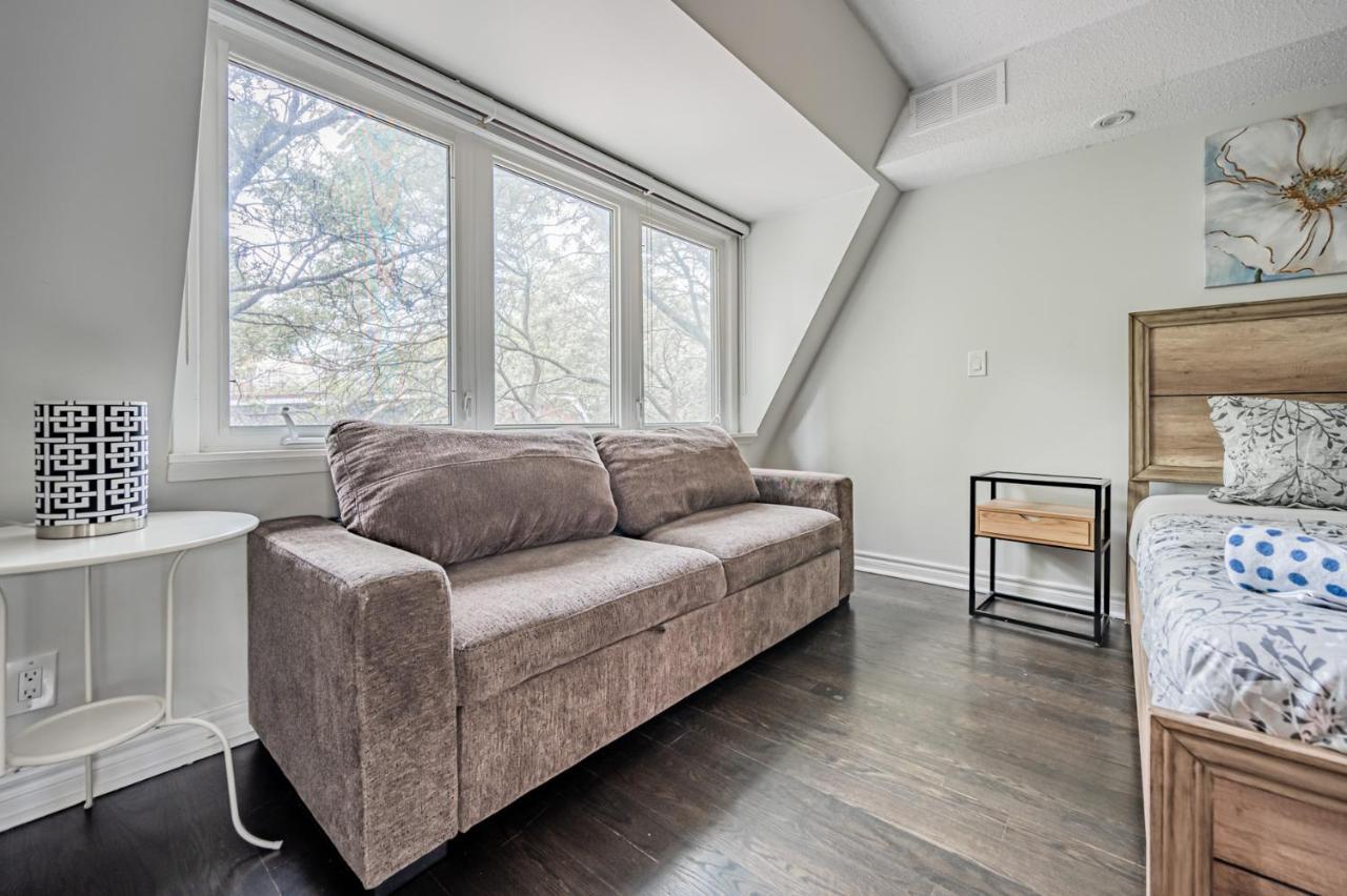 Beautiful Property In Downtown Core Close To Subway Station! Toronto Exterior photo