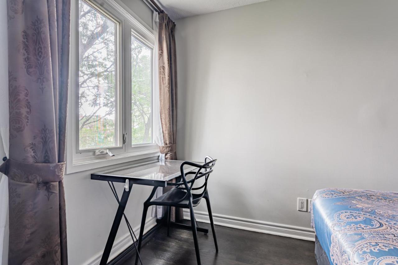 Beautiful Property In Downtown Core Close To Subway Station! Toronto Exterior photo