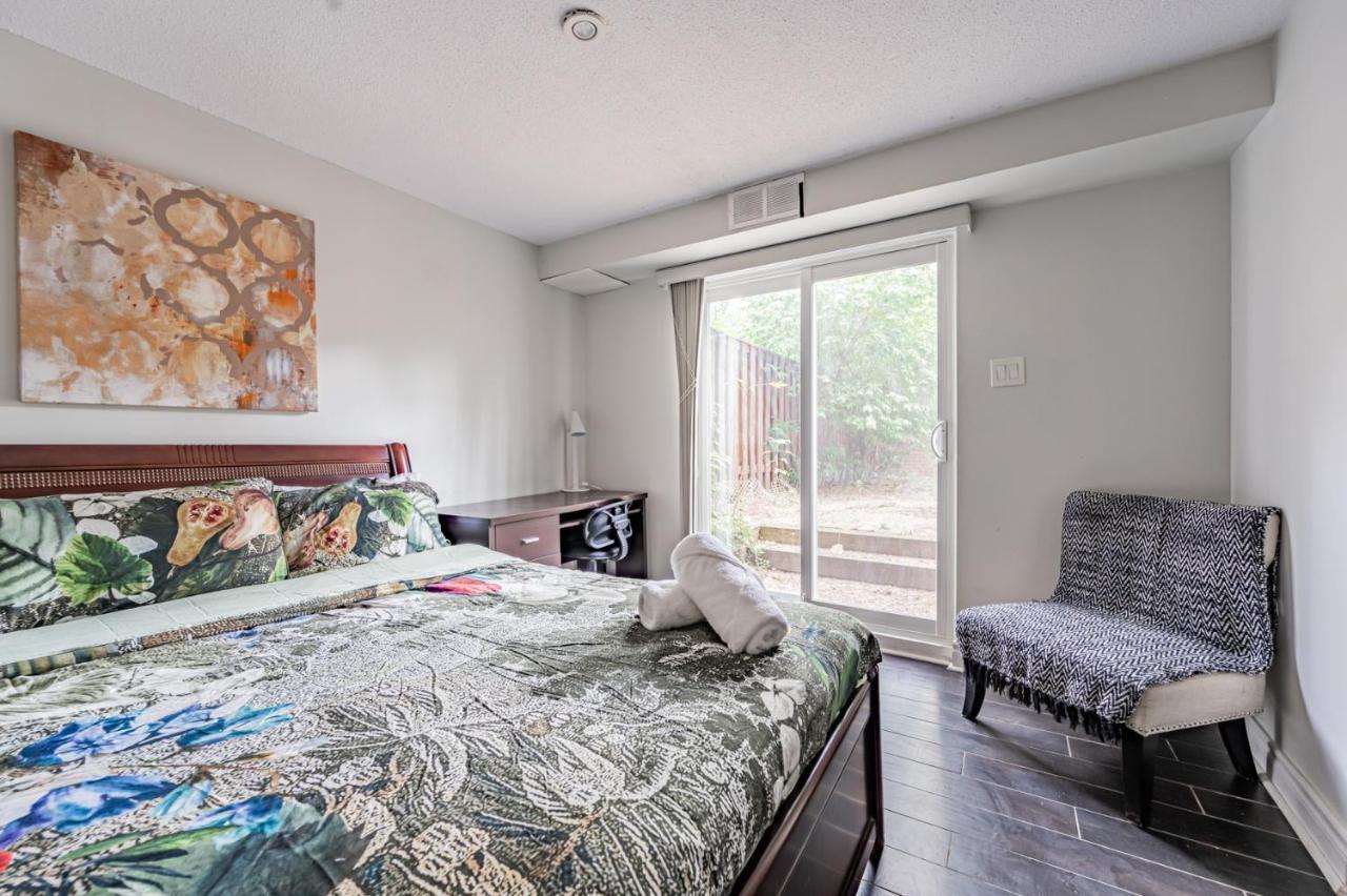Beautiful Property In Downtown Core Close To Subway Station! Toronto Exterior photo