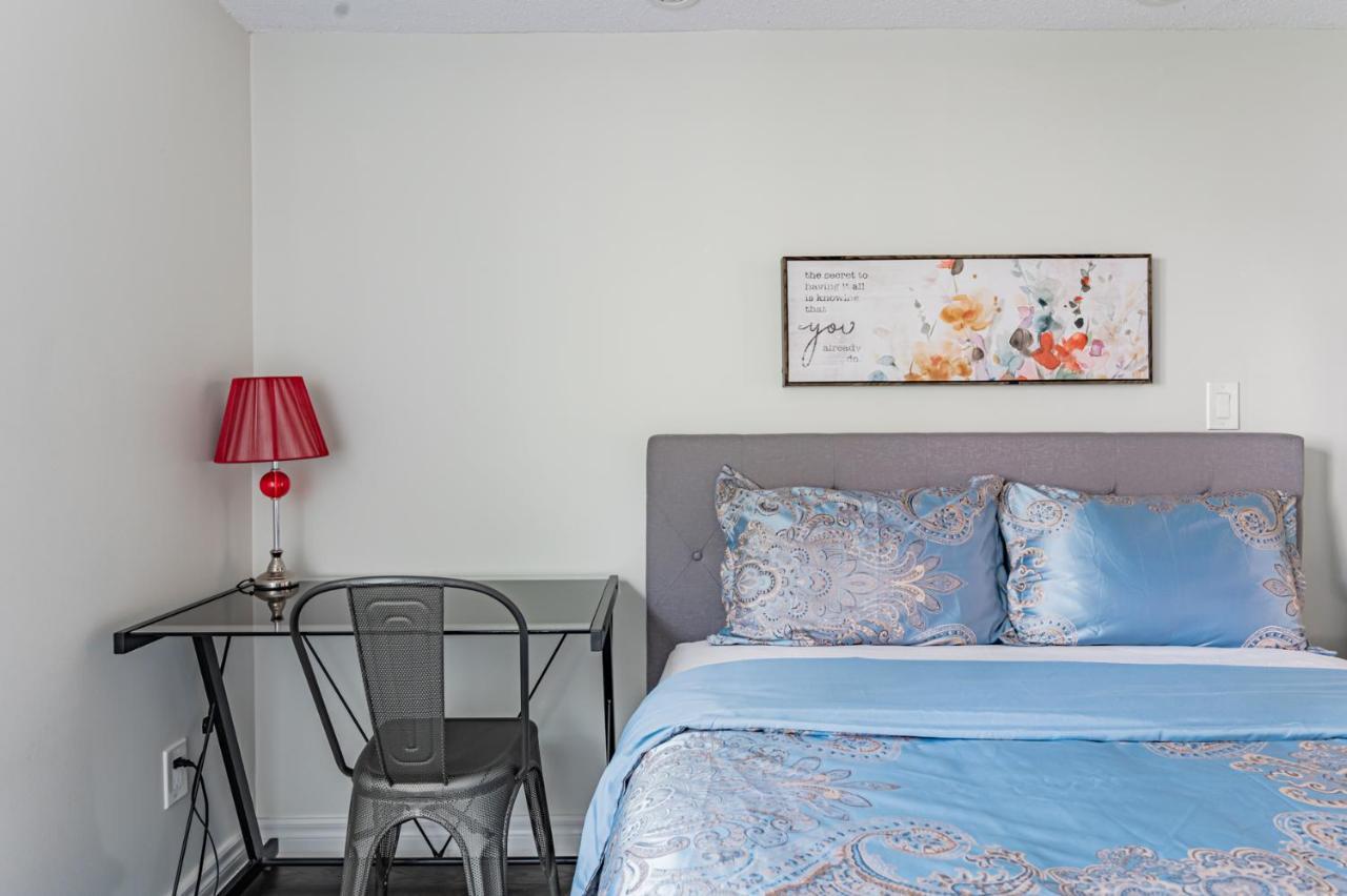 Beautiful Property In Downtown Core Close To Subway Station! Toronto Exterior photo