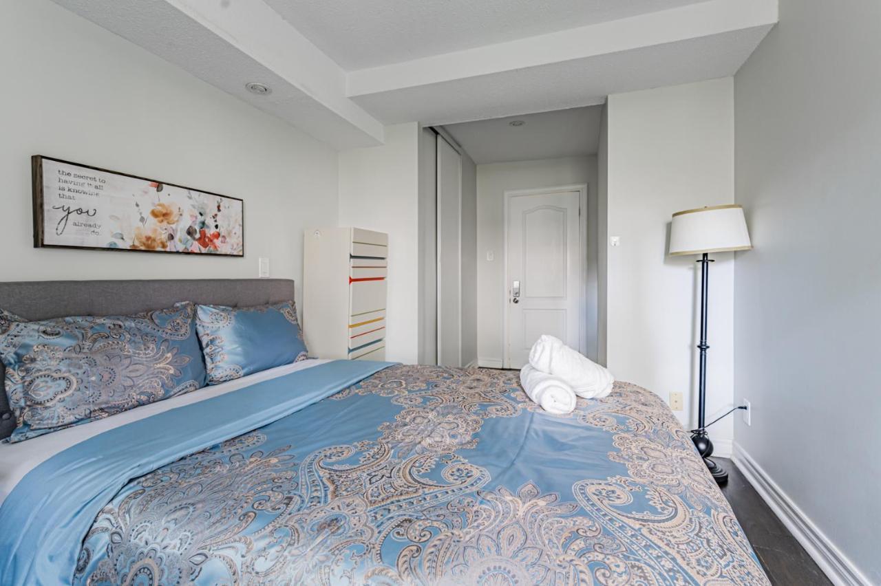 Beautiful Property In Downtown Core Close To Subway Station! Toronto Exterior photo